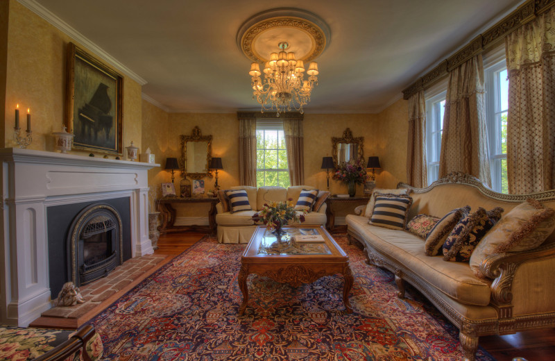 Living room at Chestnut Hill Wedding & Reception Venue.