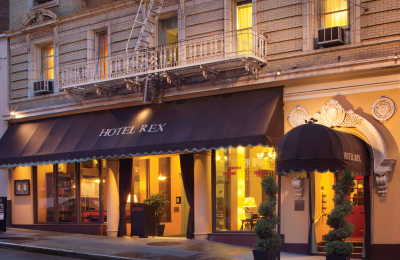 Exterior view of Hotel Rex.