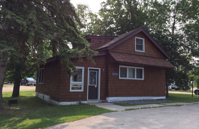 Cabin exterior at Arnesen's Rocky Point Resort.