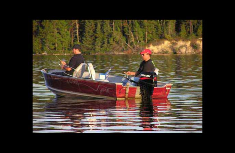 Boating at Red Pine Wilderness Lodge.