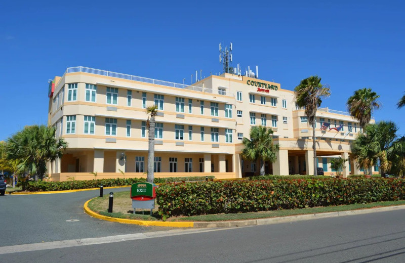 Exterior view of Courtyard by Marriott Aguadilla.