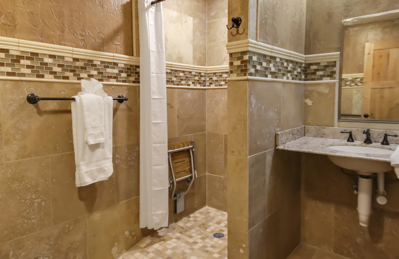 Guest bathroom at 7 Point Ranch.