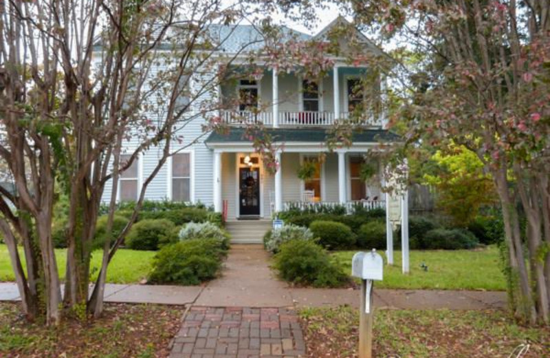 Exterior view of Fig Tree Manor Bed Breakfast.