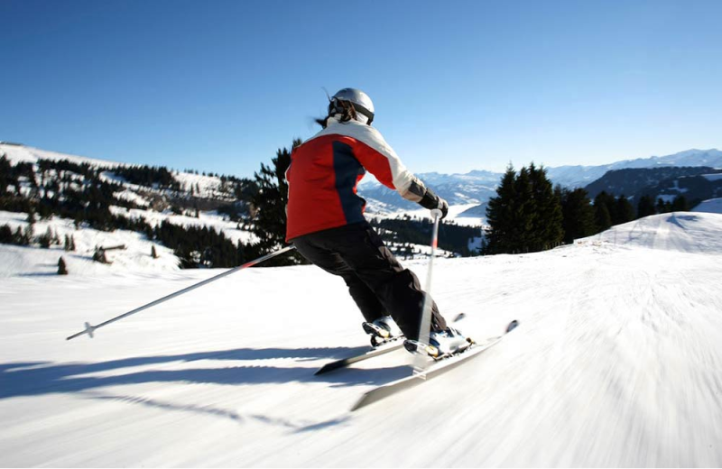 Skiing near Lake Placid Summit Hotel Resort Suites.