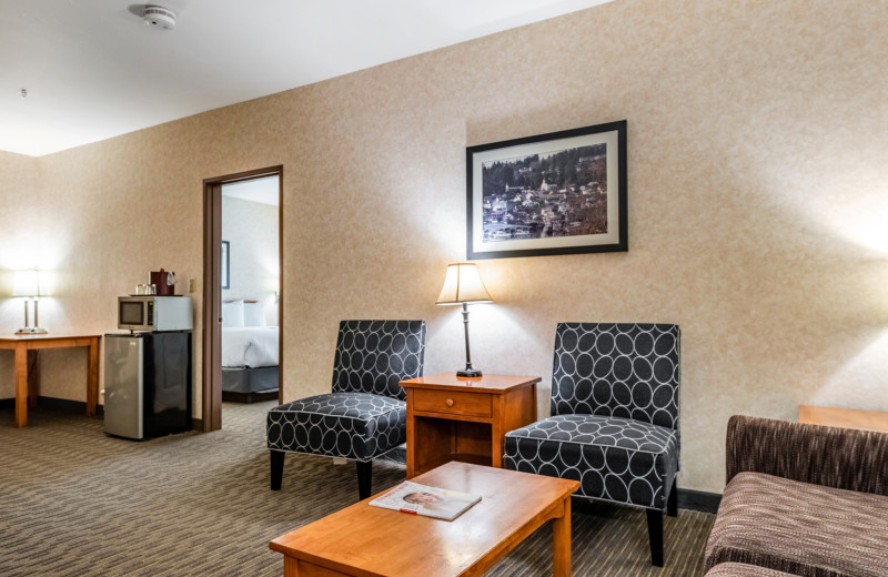 Guest room at The INN at Gig Harbor.