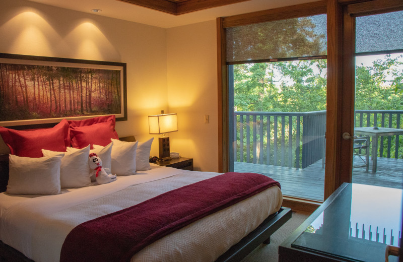 Guest bedroom at 1886 Crescent Hotel & Spa.
