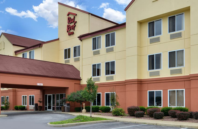 Exterior view of Red Roof Inn Clyde.