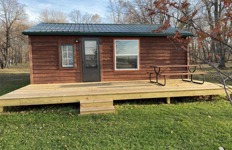 Cabin exterior at Sunset Bay Resort.