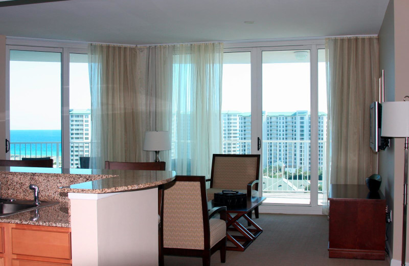 Guest room at The Palms of Destin Resort & Conference Center.