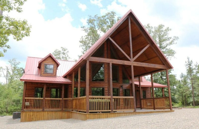 Rental exterior at Broken Bow Cabin Lodging.