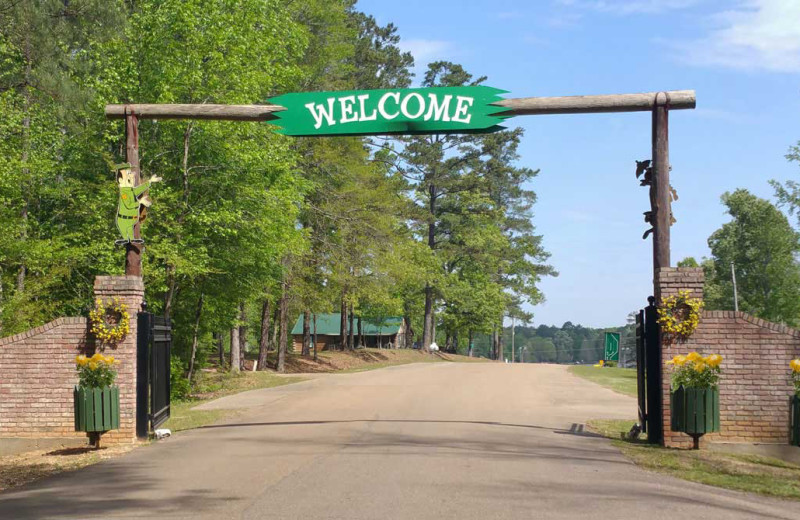 Entrance at Yogi on the Lake.
