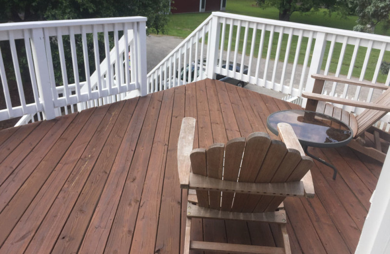 Deck at Wanchese Inn B 