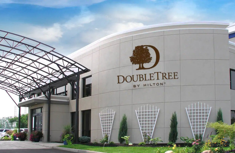 Exterior view of DoubleTree by Hilton Hotel Buffalo - Amherst.