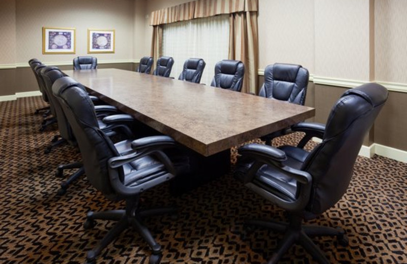 Meeting room at Holiday Inn Detroit Lakes.