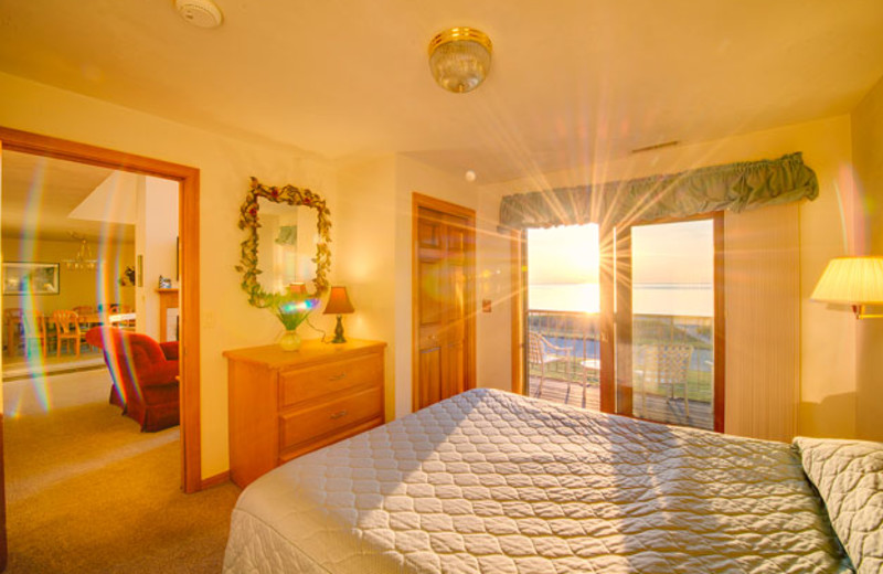 Guest bedroom at Glidden Lodge Beach Resort.