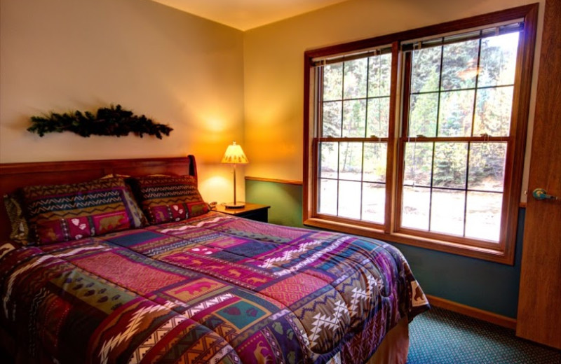 Guest bedroom at The Evergreens On Fall River.