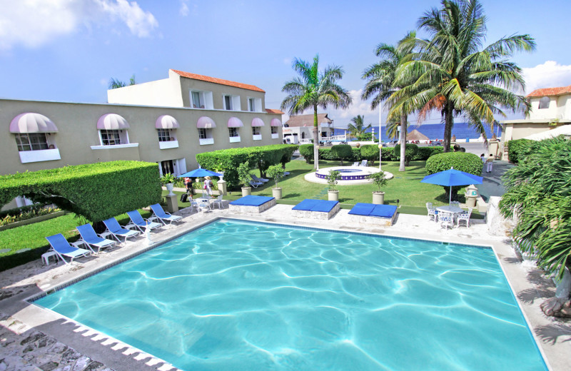 Outdoor pool at Villablanca Garden Beach.