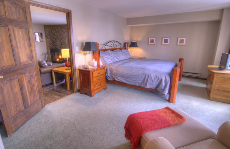 Rental bedroom at Lodge At Avon Center.