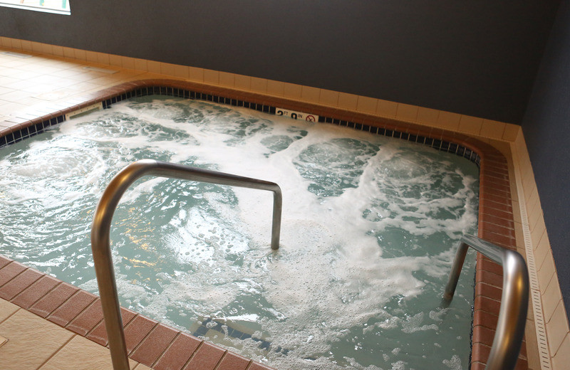 Hot tub at GrandStay Perham.