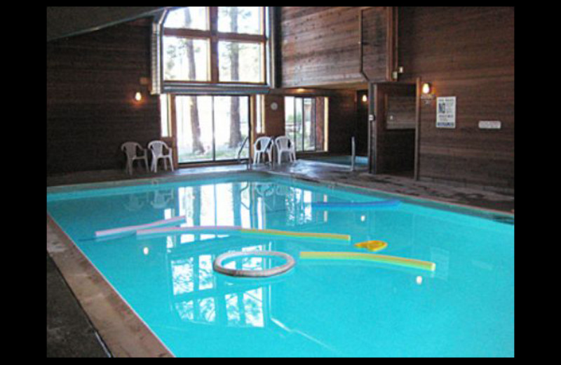 Vacation rental pool at Mammoth Property Reservations.