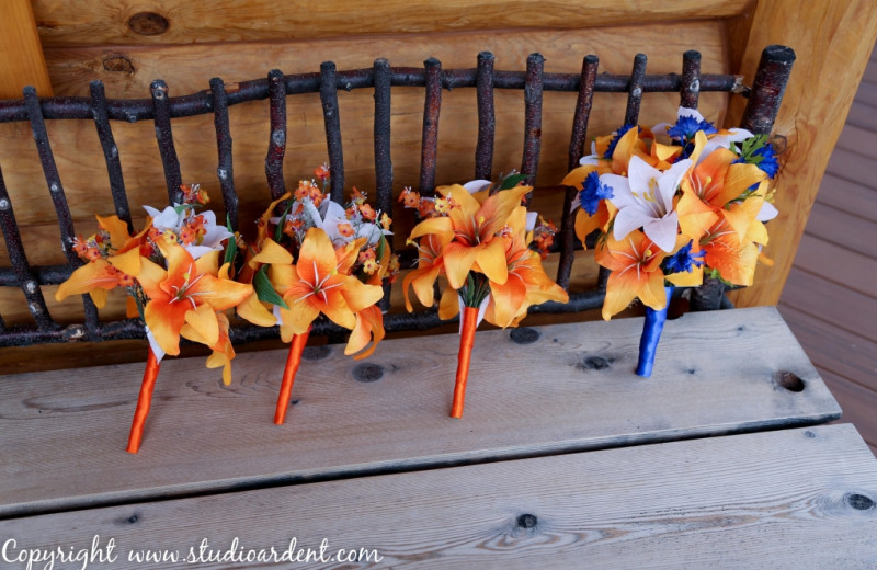 Wedding bouquets at Creekside Lodge.