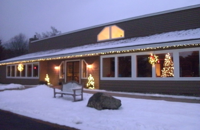 Exterior view of Cathedral Ledge Resort.