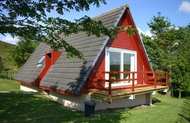 Cottage exterior at Highland Glen Lodges.