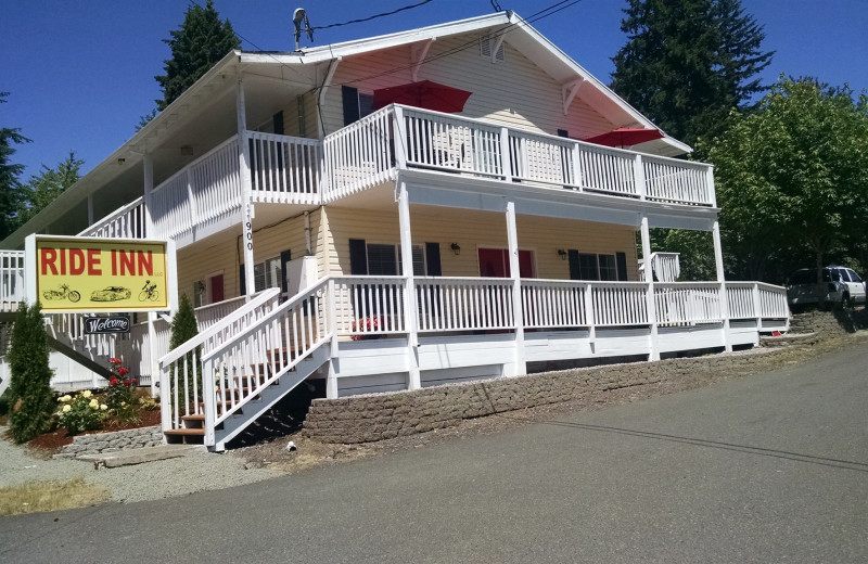 Exterior view of Vernonia Inn.