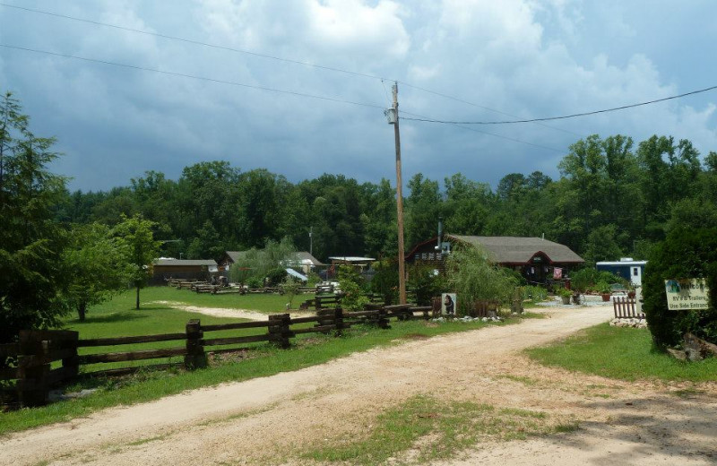 Exterior view of Mountain Rest Cabins and Campground.