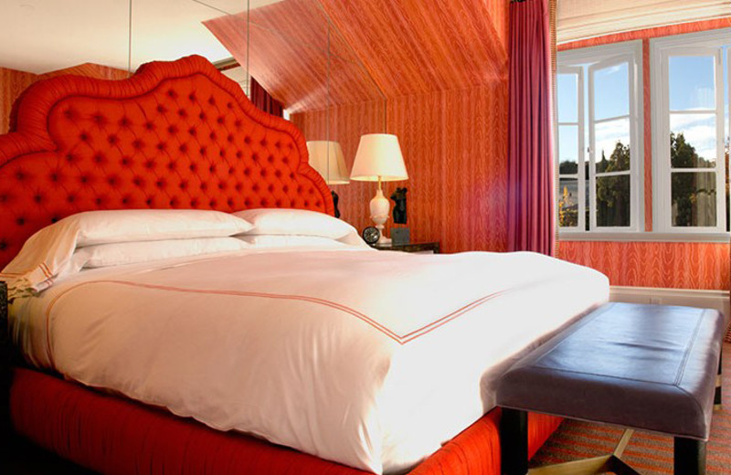 Guest room at Maison 140 Beverly Hills.