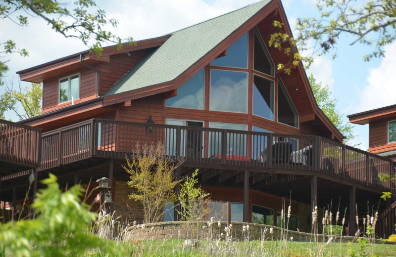 Exterior view of Branson Vacation Rentals.