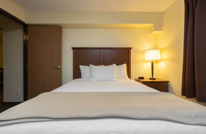 Guest room at Battle Lake Inn.