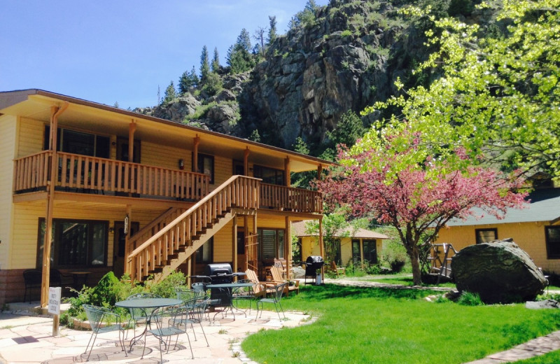 Exterior view of Misty Mountain Lodge.