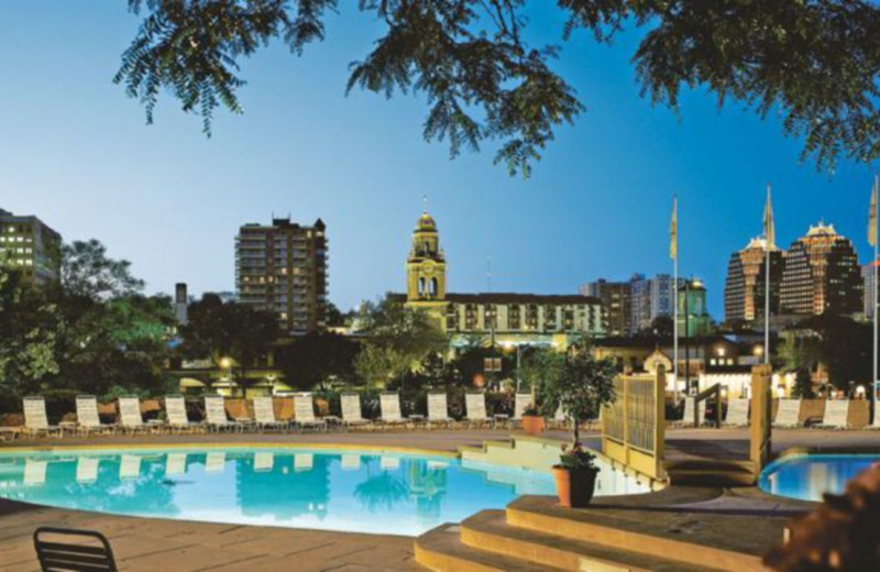Outdoor pool at InterContinental Kansas City at the Plaza.