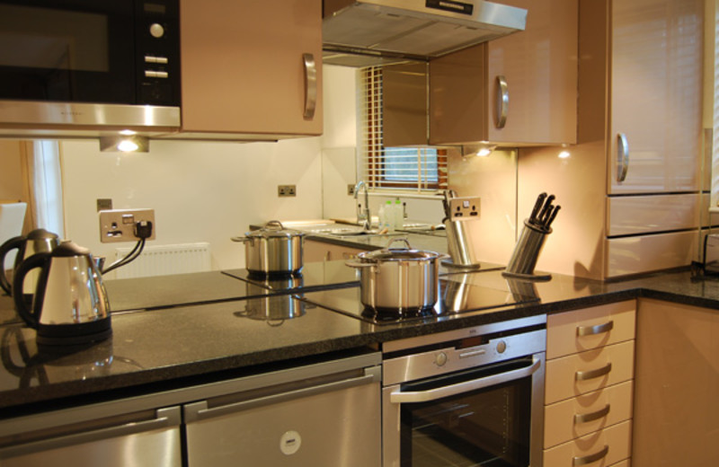 Cottage kitchen at West Highlands.