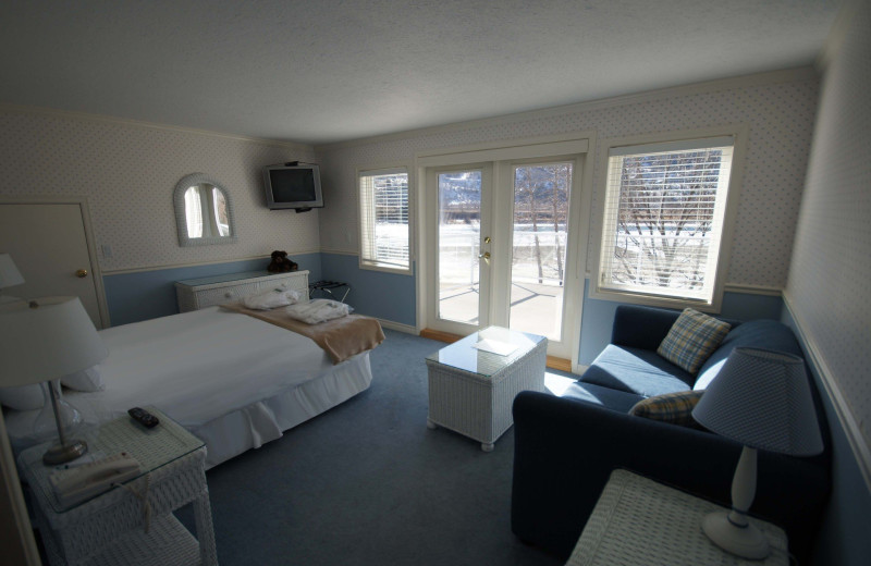 Upstairs Guest bedroom at South Thompson Inn & Conference Centre - The Manor House