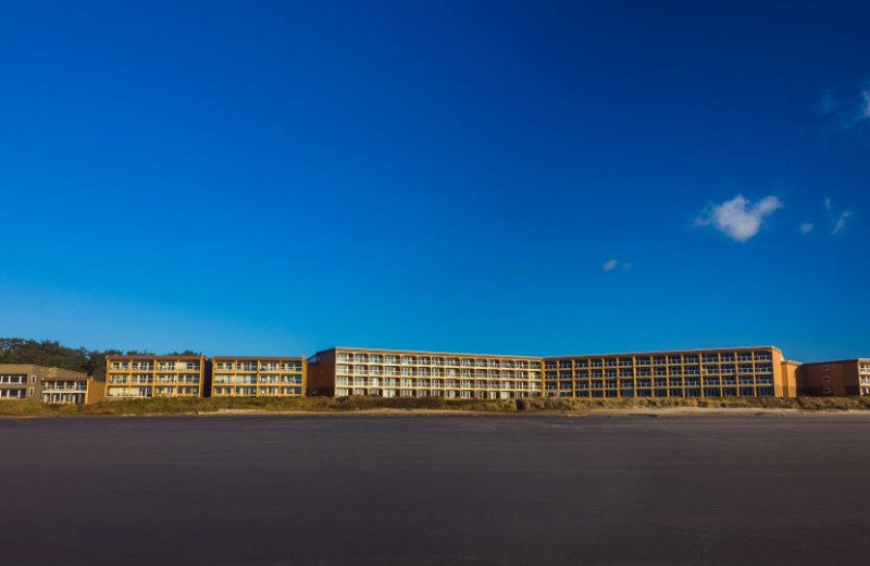 Exterior view of Driftwood Shores Resort and Conference Center.
