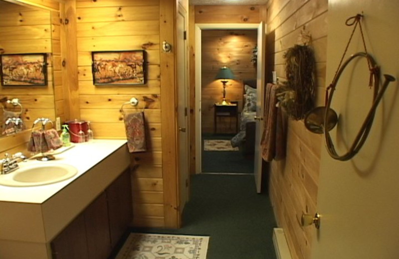 Guest bathroom at The Vagabond Inn.