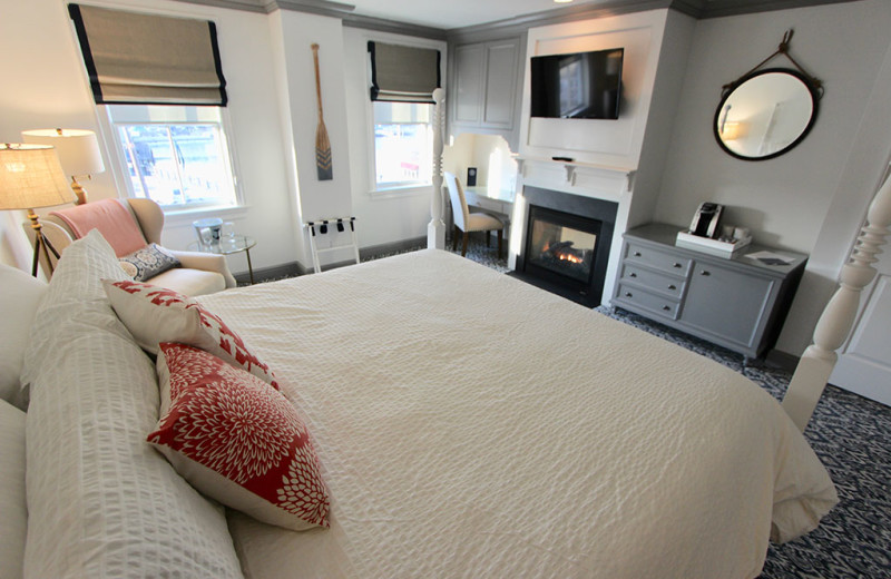 Guest room at Whaler's Inn.