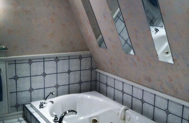 Whirlpool Tub at the Red Barn Village Bed & Breakfast
