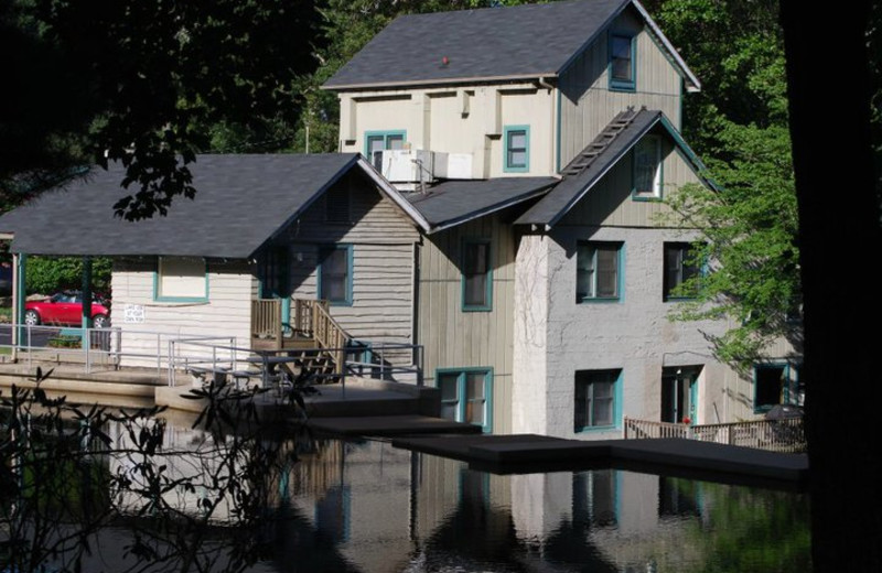 Exterior view at Mill House Lodge.