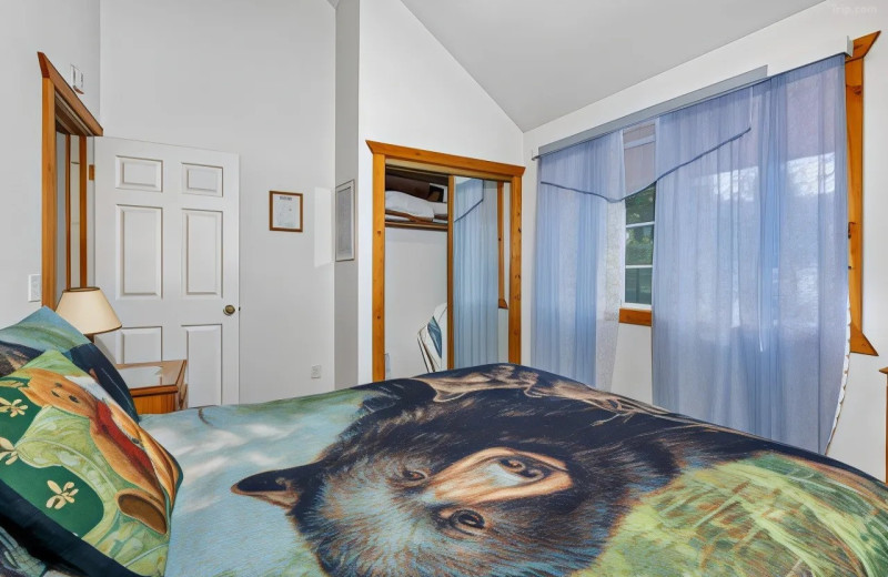 Cottage bedroom at Cozy Bear Cottages.