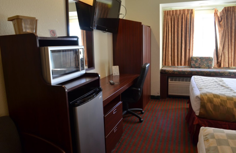 Guest room at BridgePointe Inn & Suites.