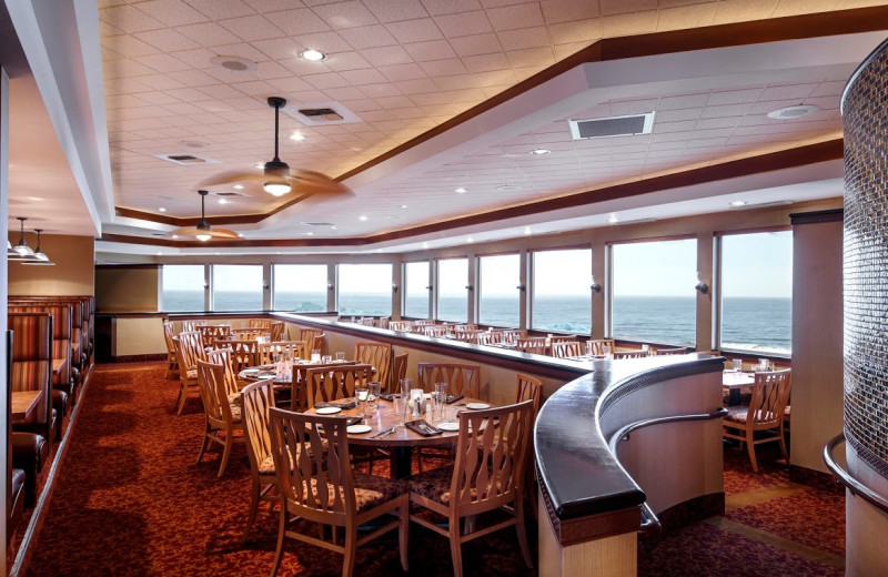 Dining at Hallmark Resort in Newport.