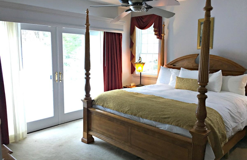 Guest bedroom at Nordic Village Resort.
