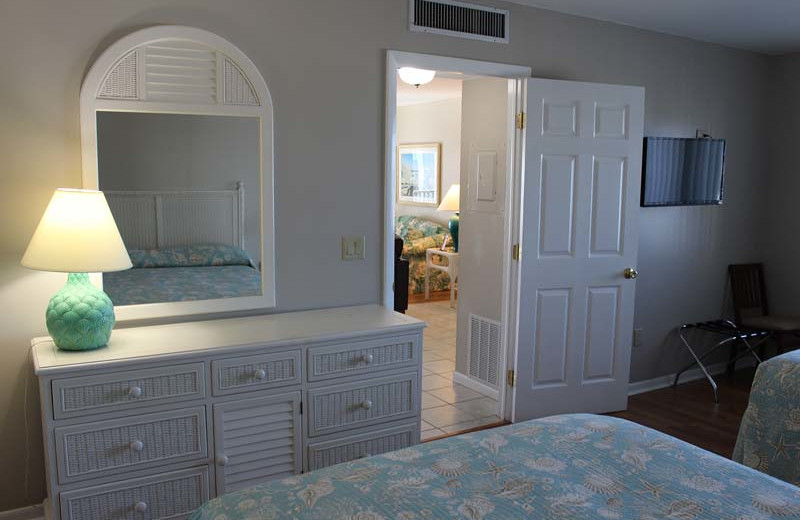 Guest bedroom at Gulfview Manor Resort.