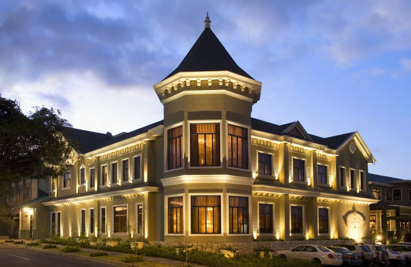 Exterior view of Hotel Grano de Oro.
