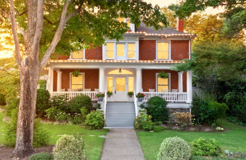 Exterior view of Chestnut Street Inn.