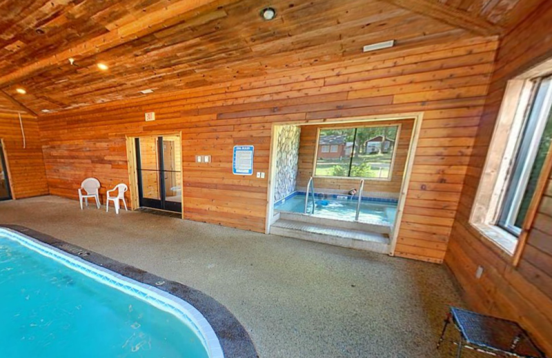 Hot tub at Hiawatha Beach Resort.