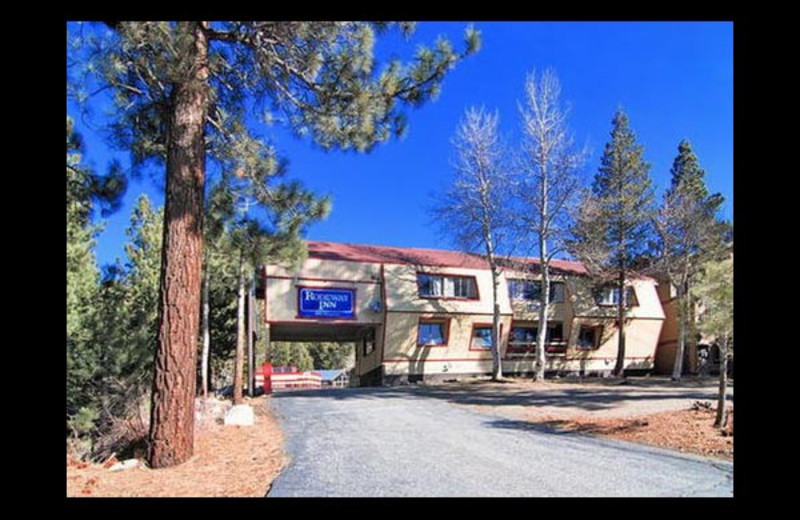 Exterior view of Econo Lodge.
